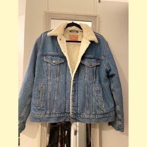 Levis “Waterless” (SOFT) Sherpa Lined Denim Jacket